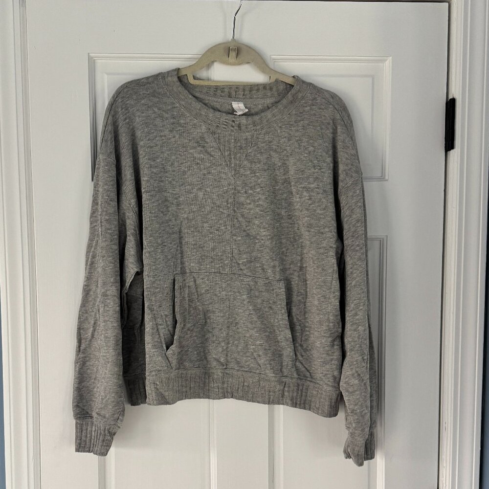 Gray Crewneck Sweatshirt Pullover Casual Cozy Kangaroo Pocket Size L